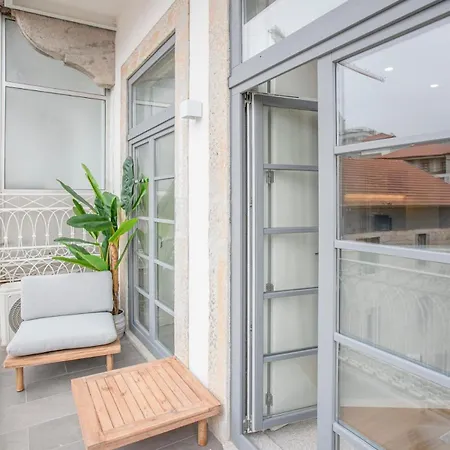 Liiiving In - Sweet Sunlight Apartment *